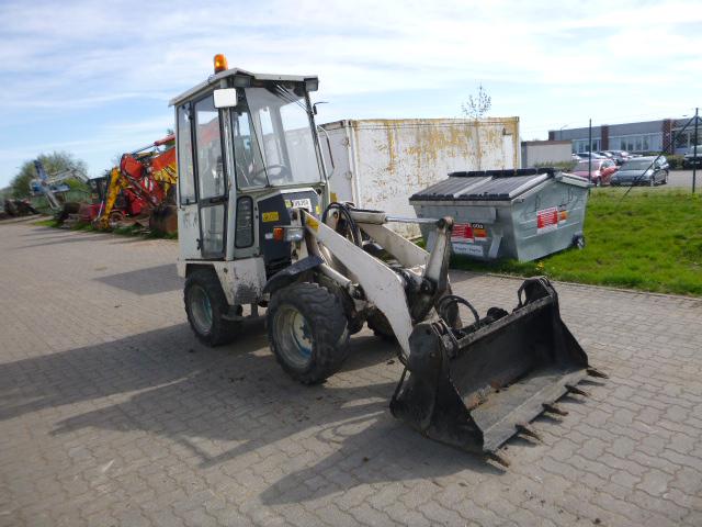 chargeuse Sur Pneus Kubota R310A Année 2011 D'occasion